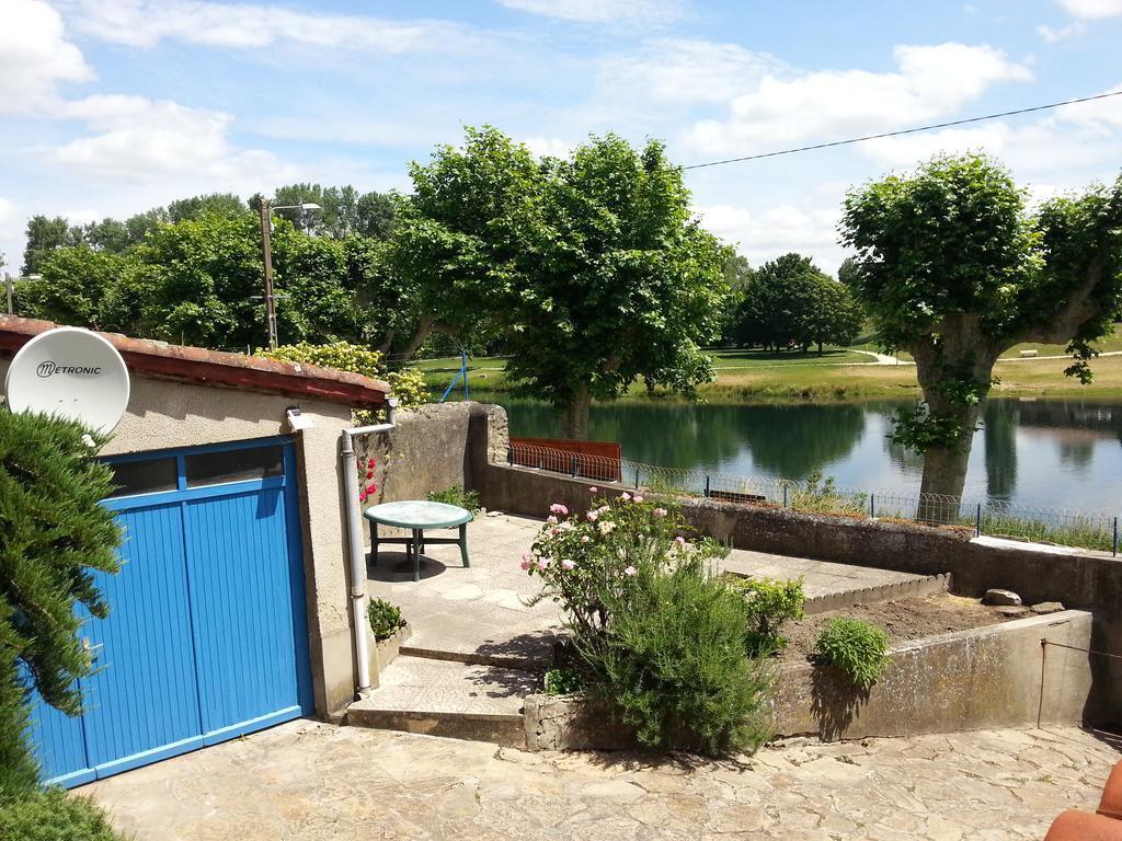 Le Gite Du Port Saint-Pierre-de-Boeuf الغرفة الصورة